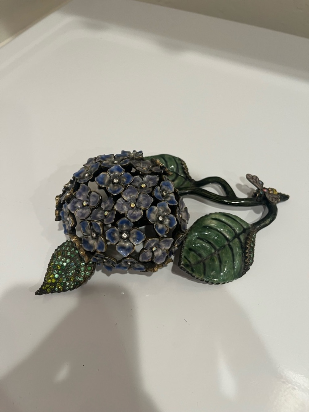 Stunning jay strongwater Amalie hydrangea enamel on metal Swarovski crystals